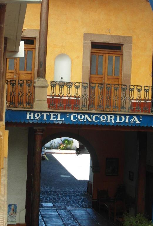 Hotel Concordia ปาทซ์คูเอโร ภายนอก รูปภาพ
